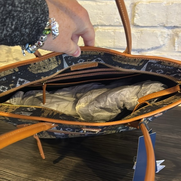 Dooney & Bourke Disney Castle Tote Bag - Black and Gold 30th anniversary - Picture 6 of 6